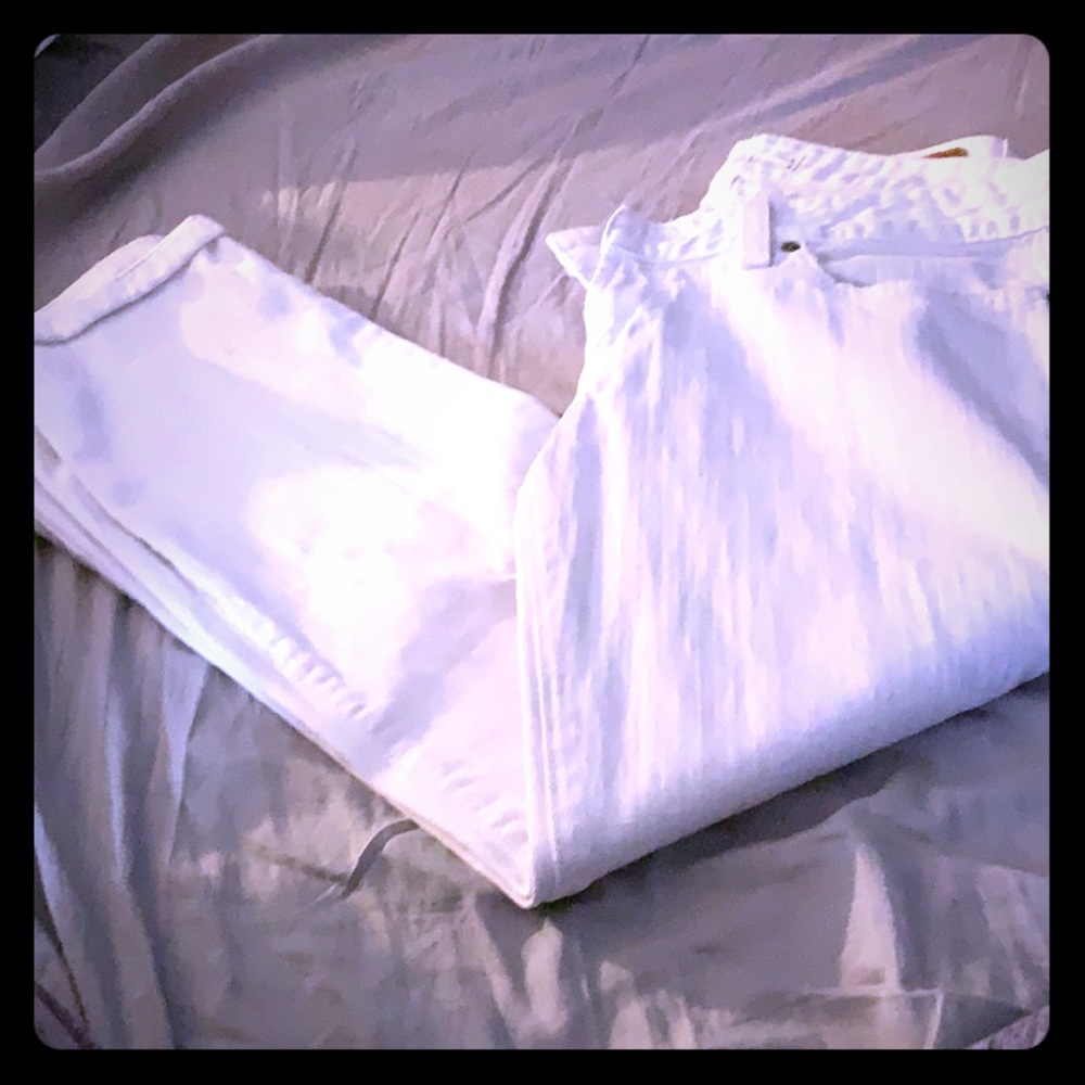 BKE white capris